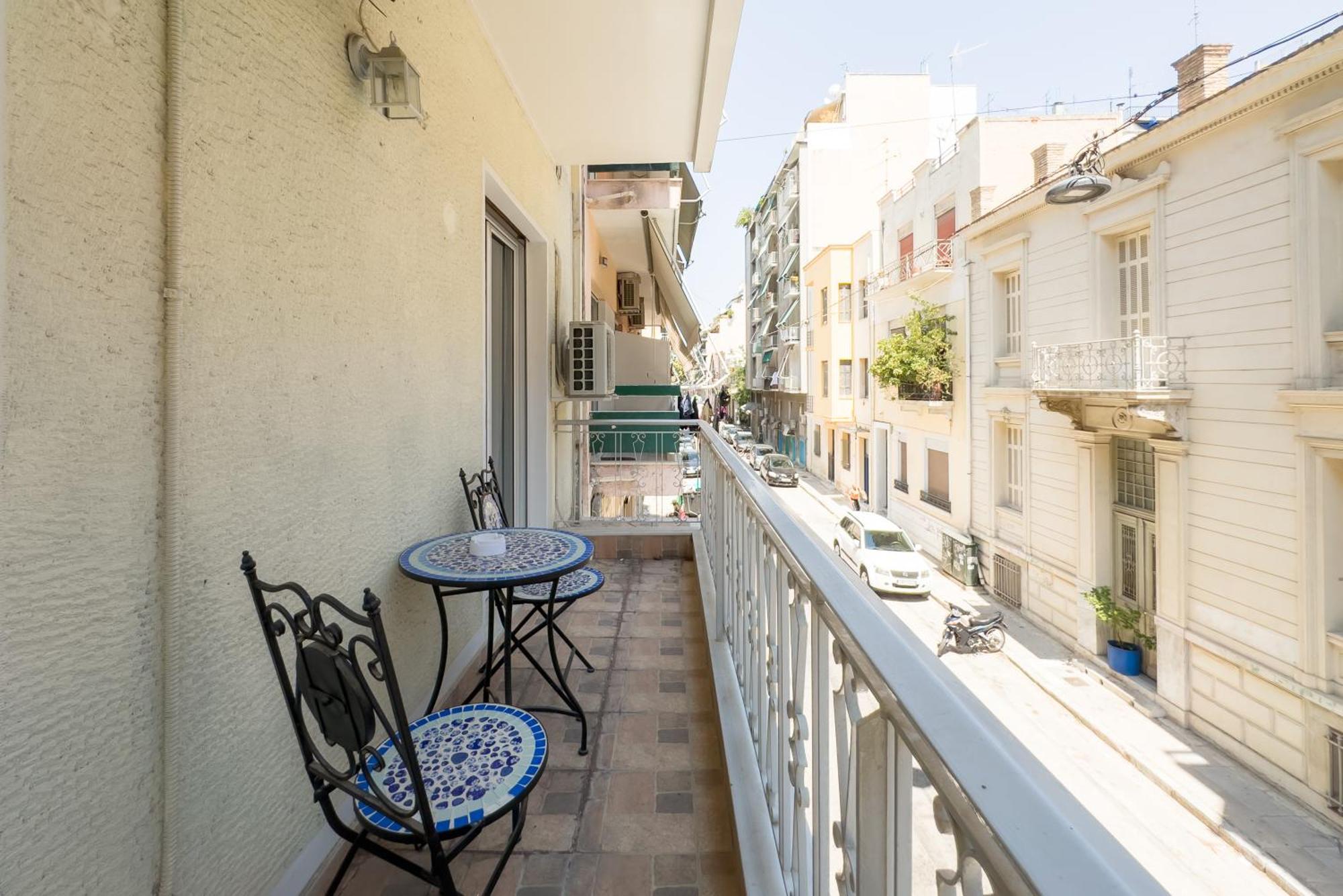 Urban Comfort Apt Near Downtown Athens Exterior photo